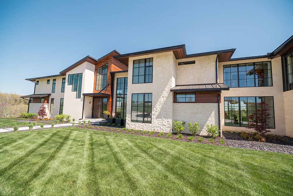 Luxurious Modern Houses by Travis Miller Homes